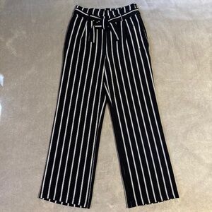 Ci Sono Women's Navy & Ivory Striped Belted Wide-Leg Paperbag Pants Medium